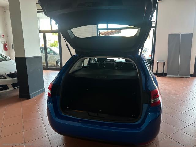 Auto - Peugeot 308 bluehdi 130 s&s sw allure