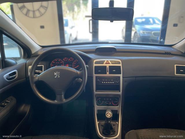 Auto - Peugeot 307 1.4 16v 5p. d-sign