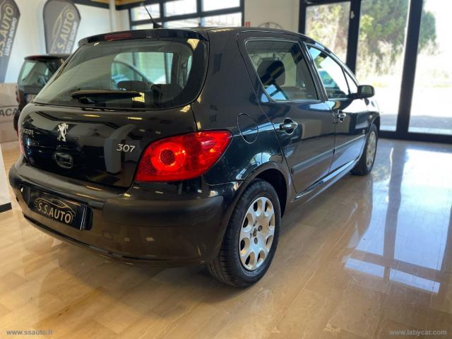 Auto - Peugeot 307 1.4 16v 5p. d-sign