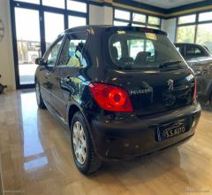 Auto - Peugeot 307 1.4 16v 5p. d-sign