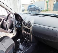 Auto - Dacia duster 1.6 110 cv 4x2 gpl laurÃ©ate