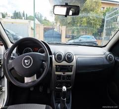 Auto - Dacia duster 1.6 110 cv 4x2 gpl laurÃ©ate