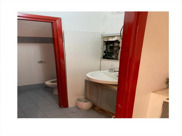 Appartamenti in Vendita - Locale commerciale in affitto a roma ardeatino