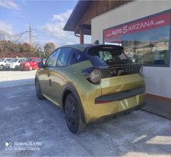 Auto - Lancia ypsilon hybrid e-dct