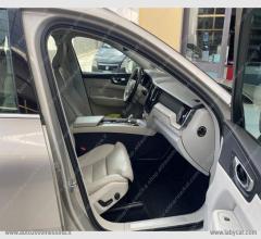 Auto - Volvo xc60 b4