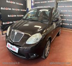 Auto - Lancia ypsilon 1.4 16v platino