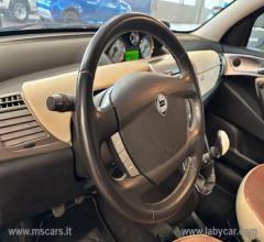 Auto - Lancia ypsilon 1.4 16v platino