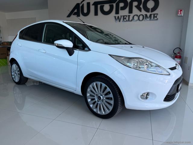 Auto - Ford fiesta 1.4 5p. bz.- gpl titanium