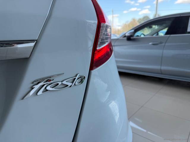 Auto - Ford fiesta 1.4 5p. bz.- gpl titanium
