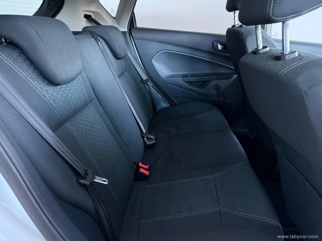 Auto - Ford fiesta 1.4 5p. bz.- gpl titanium