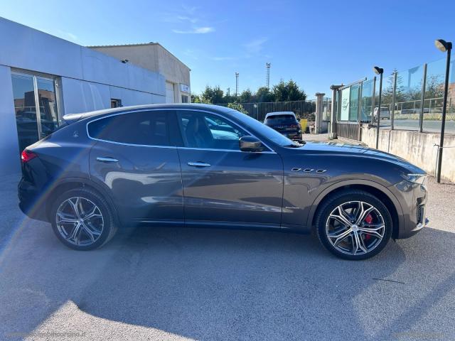 Auto - Maserati levante v6 diesel 275 cv awd gransport