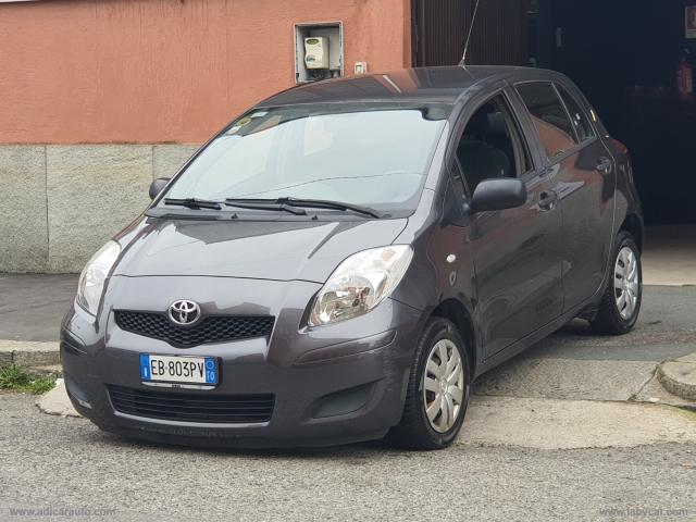 Auto - Toyota yaris 1.0 5p.