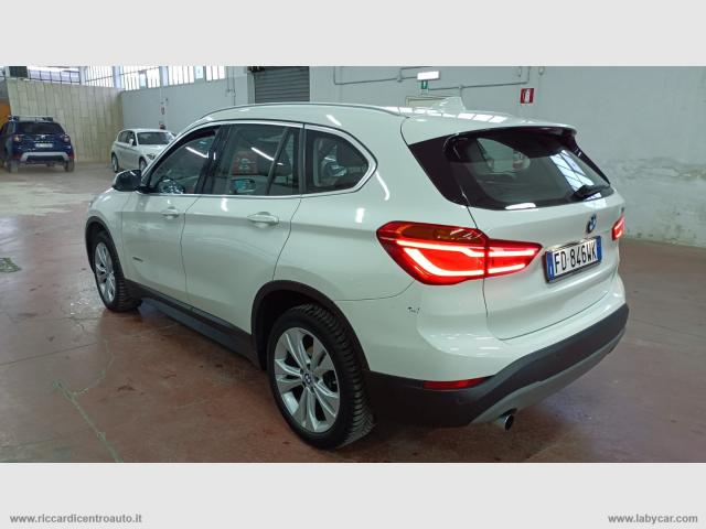 Auto - Bmw x1 sdrive18d business -navy/full led/pelle/telecamera