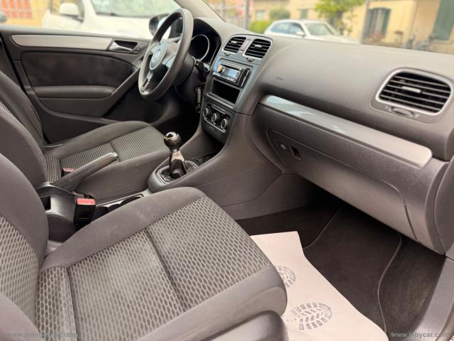 Auto - Volkswagen golf 1.4 5p. united
