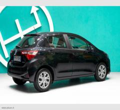 Auto - Toyota yaris 1.5 hybrid 5p. business