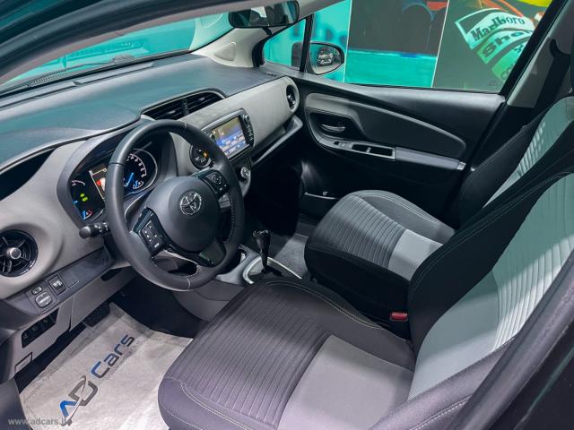 Auto - Toyota yaris 1.5 hybrid 5p. business