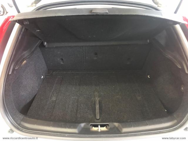 Auto - Volvo v40 cross country d2 geartronic business