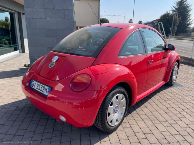 Auto - Volkswagen new beetle 1.6