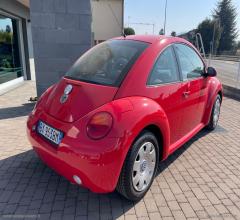 Auto - Volkswagen new beetle 1.6