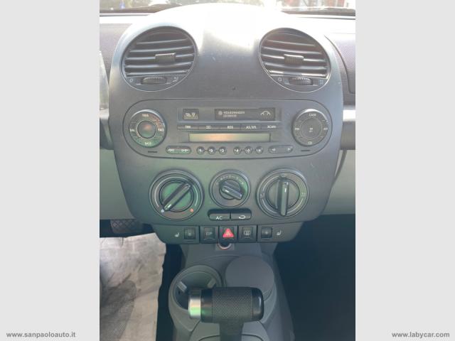 Auto - Volkswagen new beetle 1.6