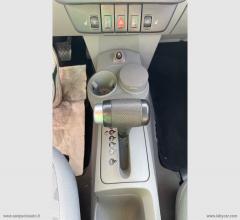 Auto - Volkswagen new beetle 1.6