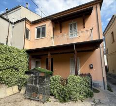 Appartamenti in Vendita - Casa indipendente in vendita a scafa centro storico