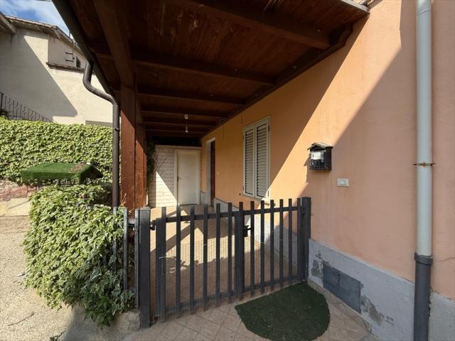 Appartamenti in Vendita - Casa indipendente in vendita a scafa centro storico