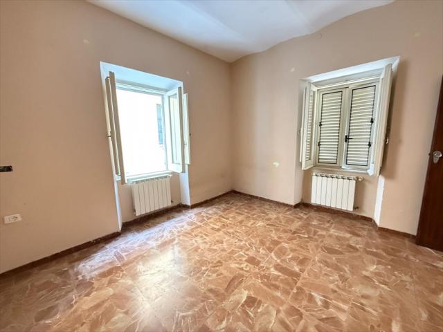 Appartamenti in Vendita - Casa indipendente in vendita a scafa centro storico