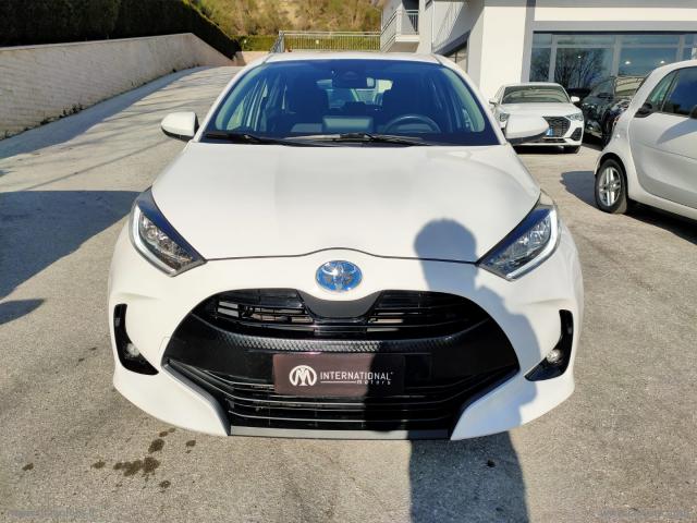 Auto - Toyota yaris 1.5 hybrid 5p. trend
