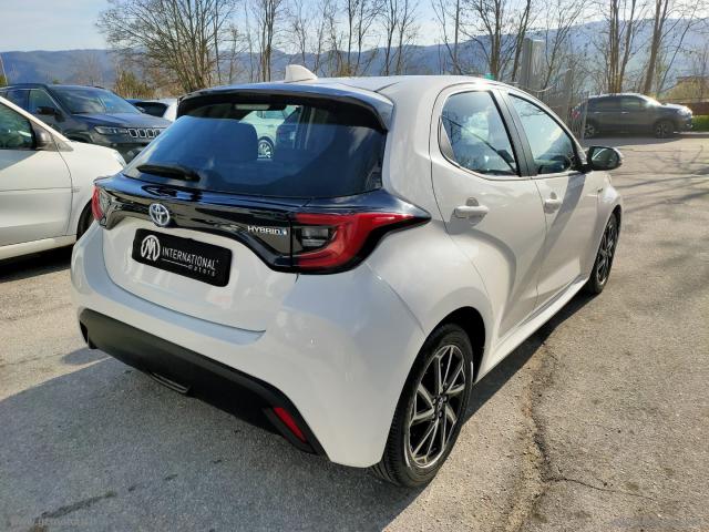 Auto - Toyota yaris 1.5 hybrid 5p. trend