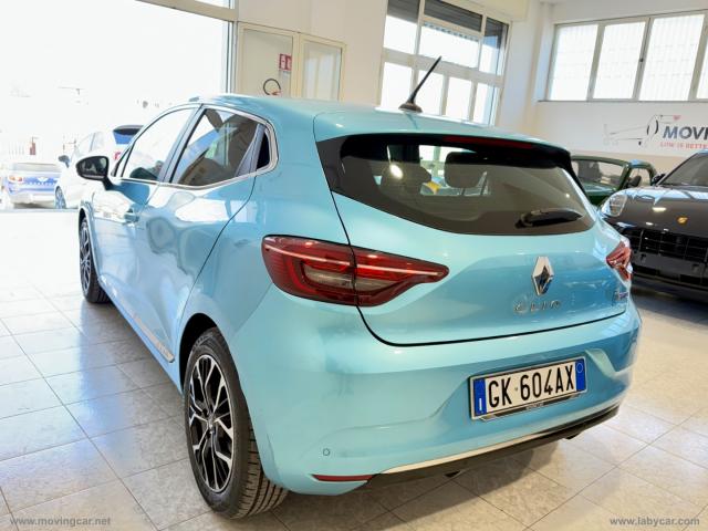 Auto - Renault clio e-tech hybrid