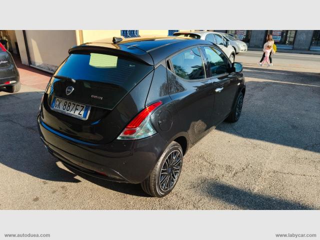 Auto - Lancia ypsilon 1.0 firefly hybrid eco gold