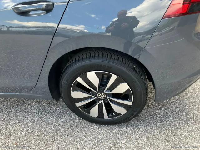 Auto - Volkswagen golf 8 2.0 tdi 116 cv move