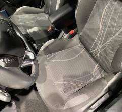 Auto - Peugeot 208 puretech 82 5p. allure