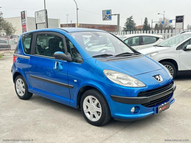 Auto - Peugeot 1007 1.4 happy