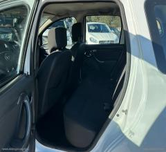 Auto - Dacia duster 1.6 110 cv 4x2 gpl laurÃ©ate