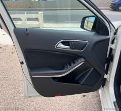 Auto - Mercedes-benz a 180 d automatic premium sport amg