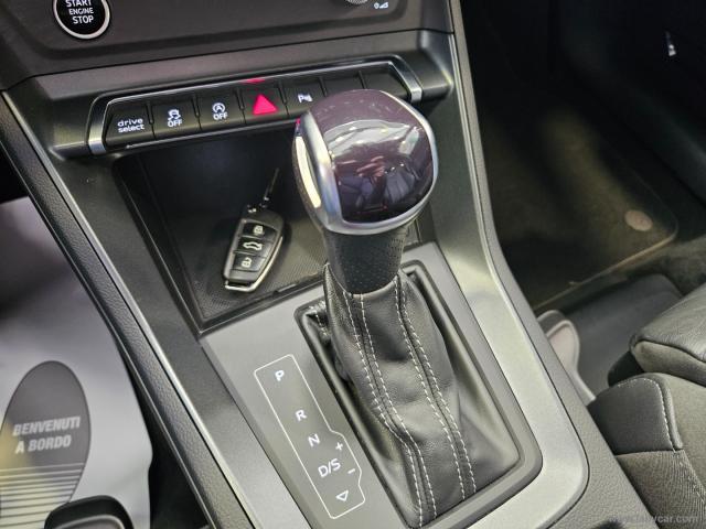 Auto - Audi q3 spb 40 tdi quattro 200cv s tr. s-line ident. black