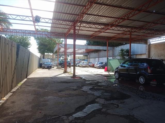 Appartamenti in Vendita - Locale commerciale in vendita a arnesano zona industriale
