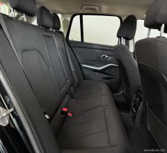 Auto - Bmw 318d touring business advantage aut.