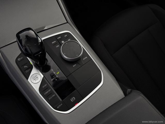 Auto - Bmw 318d touring business advantage aut.