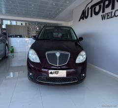 Lancia ypsilon 1.4 16v argento
