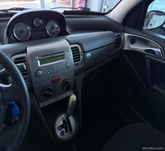Auto - Lancia ypsilon 1.4 16v argento