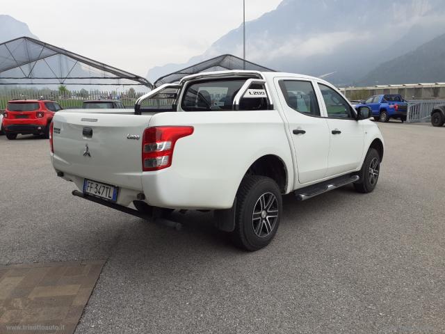 Auto - Mitsubishi l200 2.4 di-d/154cv double cab inform 5 posti autocarro