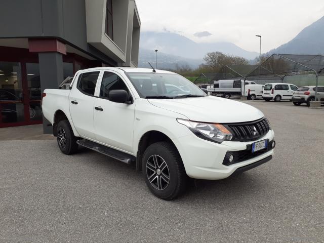 Auto - Mitsubishi l200 2.4 di-d/154cv double cab inform 5 posti autocarro