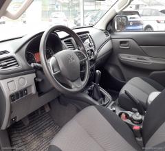 Auto - Mitsubishi l200 2.4 di-d/154cv double cab inform 5 posti autocarro