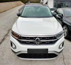 Auto - Volkswagen t-roc 1.5 tsi act style