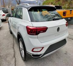 Auto - Volkswagen t-roc 1.5 tsi act style