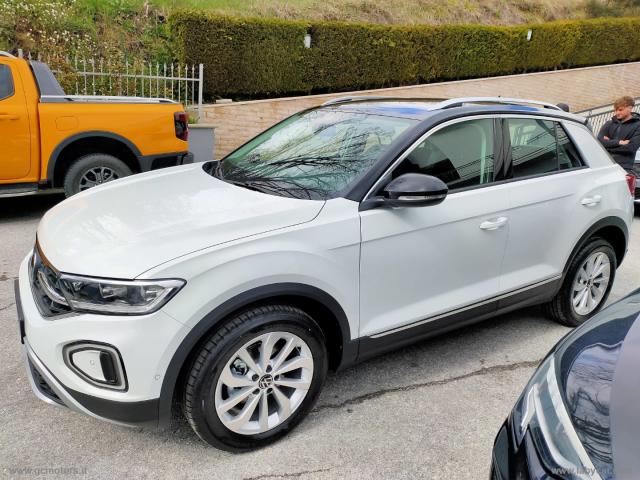 Auto - Volkswagen t-roc 1.5 tsi act style