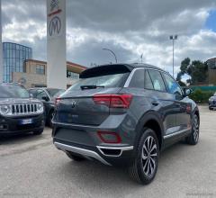 Auto - Volkswagen t-roc 1.5 tsi act style